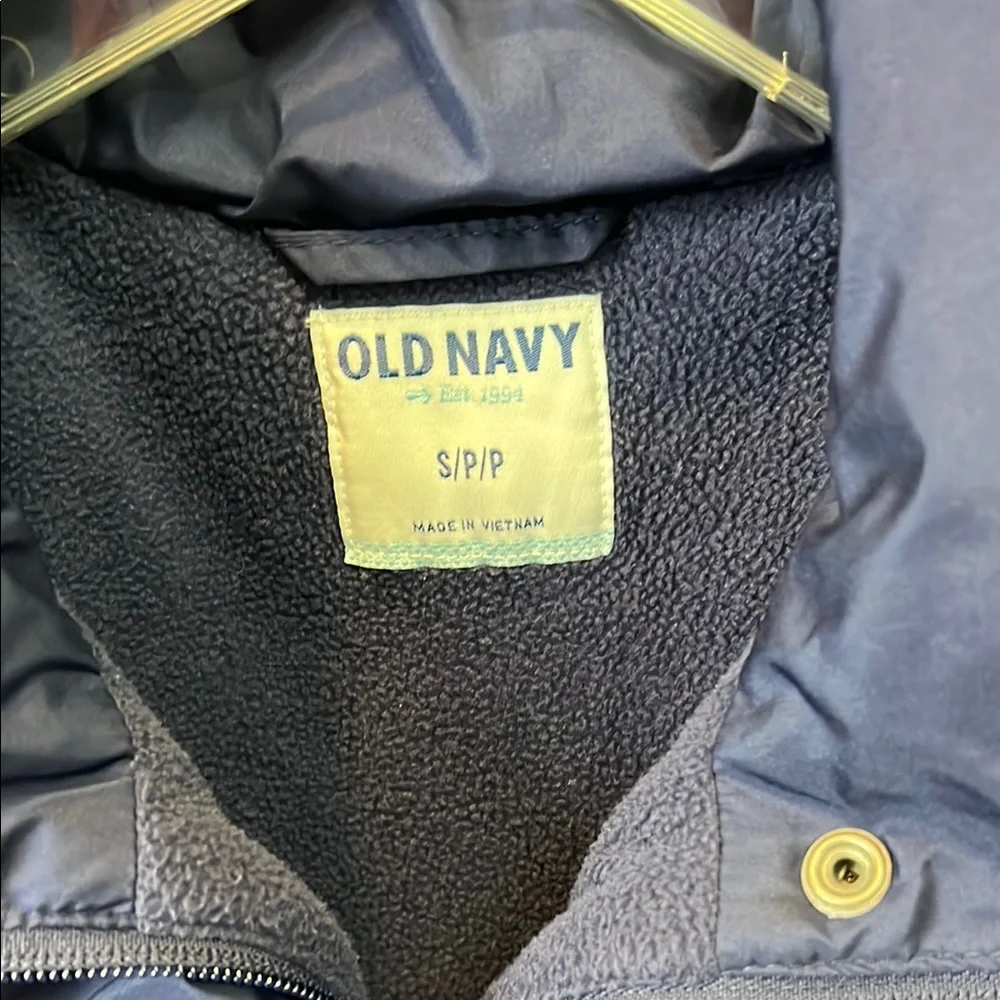 Old Navy Women's Navy Puffer Vest - Picture 3 of 4
